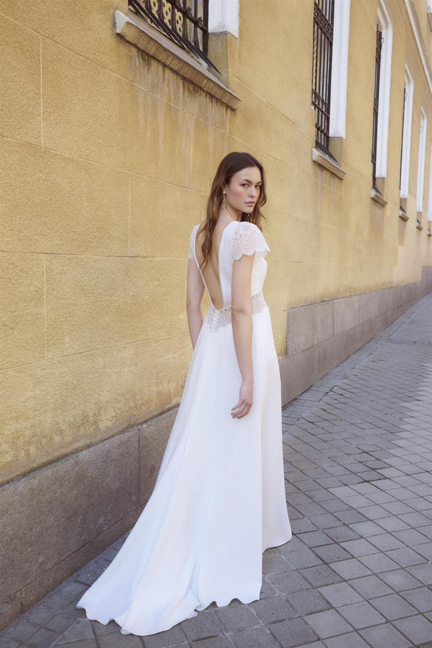 Rembo-Bridal Reine